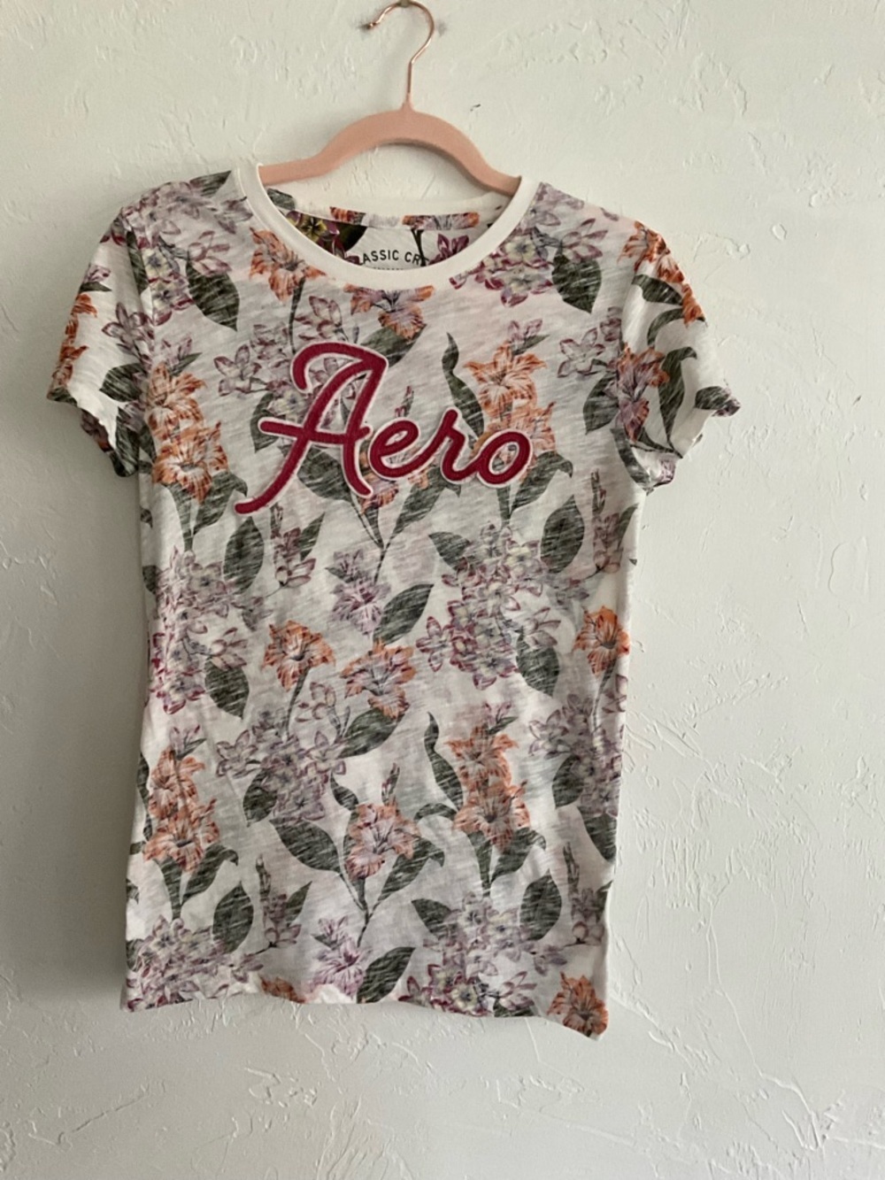 Aeropostale Floral Graphic Classic Crew Tee Size Small Medium
